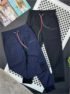 {{productViewItem.photos[photoViewList.activeNavIndex].Alt || productViewItem.photos[photoViewList.activeNavIndex].Description || 'Спортивный штаны MONCLER'}}