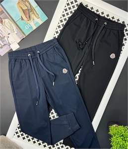 {{productViewItem.photos[photoViewList.activeNavIndex].Alt || productViewItem.photos[photoViewList.activeNavIndex].Description || 'Спортивный штаны MONCLER'}}