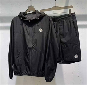 Костюм MONCLER 136286