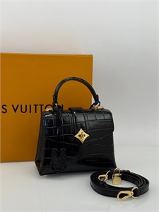 {{productViewItem.photos[photoViewList.activeNavIndex].Alt || productViewItem.photos[photoViewList.activeNavIndex].Description || 'Сумка  LOUIS VUITTON'}}