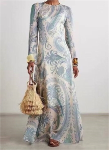 {{productViewItem.photos[photoViewList.activeNavIndex].Alt || productViewItem.photos[photoViewList.activeNavIndex].Description || 'Платье ZIMMERMANN'}}
