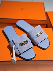 {{productViewItem.photos[photoViewList.activeNavIndex].Alt || productViewItem.photos[photoViewList.activeNavIndex].Description || 'Тапочки HERMES'}}