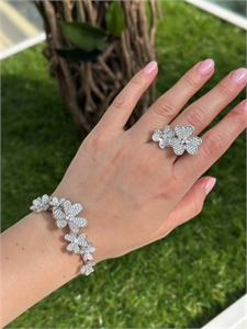 {{productViewItem.photos[photoViewList.activeNavIndex].Alt || productViewItem.photos[photoViewList.activeNavIndex].Description || 'Кольцо Van Cleef Серебро 925 п'}}