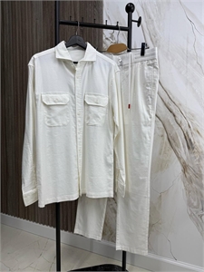 {{productViewItem.photos[photoViewList.activeNavIndex].Alt || productViewItem.photos[photoViewList.activeNavIndex].Description || 'Костюм KITON'}}