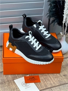 {{productViewItem.photos[photoViewList.activeNavIndex].Alt || productViewItem.photos[photoViewList.activeNavIndex].Description || 'Кроссовки Hermes'}}
