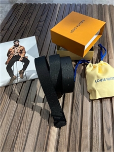{{productViewItem.photos[photoViewList.activeNavIndex].Alt || productViewItem.photos[photoViewList.activeNavIndex].Description || 'Ремень LV'}}