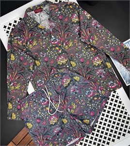 {{productViewItem.photos[photoViewList.activeNavIndex].Alt || productViewItem.photos[photoViewList.activeNavIndex].Description || 'Костюм GUCCI'}}