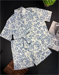 {{productViewItem.photos[photoViewList.activeNavIndex].Alt || productViewItem.photos[photoViewList.activeNavIndex].Description || 'Костюм DIOR'}}