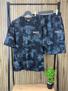 {{productViewItem.photos[photoViewList.activeNavIndex].Alt || productViewItem.photos[photoViewList.activeNavIndex].Description || 'Костюм BALENCIAGA'}}