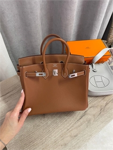 {{productViewItem.photos[photoViewList.activeNavIndex].Alt || productViewItem.photos[photoViewList.activeNavIndex].Description || 'Сумка HERMES Birkin 25cm'}}