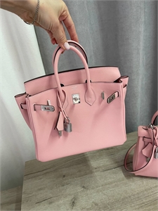 {{productViewItem.photos[photoViewList.activeNavIndex].Alt || productViewItem.photos[photoViewList.activeNavIndex].Description || 'Сумка Hermes Kelly 25cm'}}