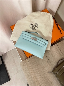 {{productViewItem.photos[photoViewList.activeNavIndex].Alt || productViewItem.photos[photoViewList.activeNavIndex].Description || 'Сумка Hermes Kelly'}}