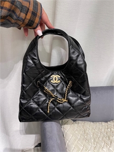 {{productViewItem.photos[photoViewList.activeNavIndex].Alt || productViewItem.photos[photoViewList.activeNavIndex].Description || 'Сумка Chanel'}}