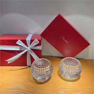 {{productViewItem.photos[photoViewList.activeNavIndex].Alt || productViewItem.photos[photoViewList.activeNavIndex].Description || 'Пара подсвечников Baccarat'}}