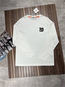 {{productViewItem.photos[photoViewList.activeNavIndex].Alt || productViewItem.photos[photoViewList.activeNavIndex].Description || 'Лонгслив HERMES'}}