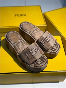 {{productViewItem.photos[photoViewList.activeNavIndex].Alt || productViewItem.photos[photoViewList.activeNavIndex].Description || 'Тапочки FENDI'}}