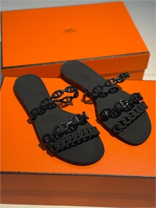 {{productViewItem.photos[photoViewList.activeNavIndex].Alt || productViewItem.photos[photoViewList.activeNavIndex].Description || 'Тапочки HERMES'}}