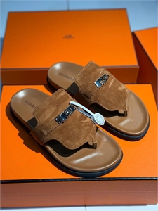 {{productViewItem.photos[photoViewList.activeNavIndex].Alt || productViewItem.photos[photoViewList.activeNavIndex].Description || 'Тапочки HERMES'}}