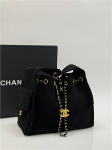 {{productViewItem.photos[photoViewList.activeNavIndex].Alt || productViewItem.photos[photoViewList.activeNavIndex].Description || 'Сумка CHANEL'}}