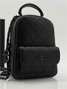 {{productViewItem.photos[photoViewList.activeNavIndex].Alt || productViewItem.photos[photoViewList.activeNavIndex].Description || 'Рюкзак CHANEL'}}