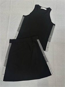 {{productViewItem.photos[photoViewList.activeNavIndex].Alt || productViewItem.photos[photoViewList.activeNavIndex].Description || 'Костюм DIOR'}}