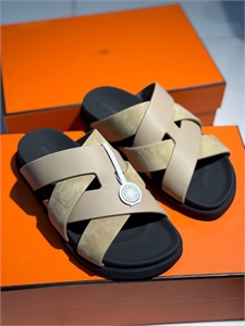 {{productViewItem.photos[photoViewList.activeNavIndex].Alt || productViewItem.photos[photoViewList.activeNavIndex].Description || 'Тапочки HERMES'}}