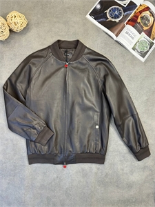 {{productViewItem.photos[photoViewList.activeNavIndex].Alt || productViewItem.photos[photoViewList.activeNavIndex].Description || 'Бомбер KITON'}}