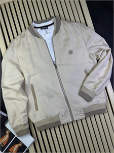 {{productViewItem.photos[photoViewList.activeNavIndex].Alt || productViewItem.photos[photoViewList.activeNavIndex].Description || 'Бомбер ZEGNA'}}