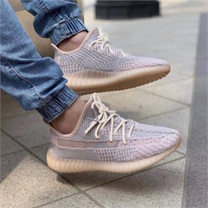 {{productViewItem.photos[photoViewList.activeNavIndex].Alt || productViewItem.photos[photoViewList.activeNavIndex].Description || 'Кроссовки Yeezy'}}
