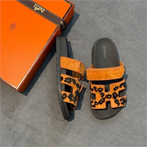 {{productViewItem.photos[photoViewList.activeNavIndex].Alt || productViewItem.photos[photoViewList.activeNavIndex].Description || 'Тапочки HERMES'}}