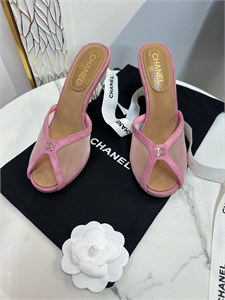 {{productViewItem.photos[photoViewList.activeNavIndex].Alt || productViewItem.photos[photoViewList.activeNavIndex].Description || 'Босоножки CHANEL'}}