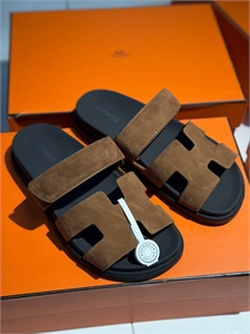 {{productViewItem.photos[photoViewList.activeNavIndex].Alt || productViewItem.photos[photoViewList.activeNavIndex].Description || 'Шлепанцы HERMES'}}