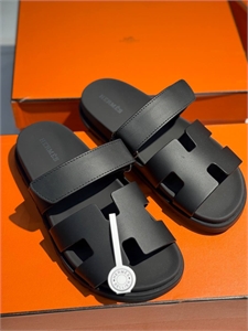 {{productViewItem.photos[photoViewList.activeNavIndex].Alt || productViewItem.photos[photoViewList.activeNavIndex].Description || 'Шлепанцы HERMES'}}