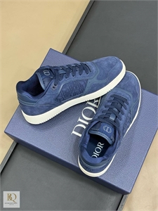 {{productViewItem.photos[photoViewList.activeNavIndex].Alt || productViewItem.photos[photoViewList.activeNavIndex].Description || 'Кеды DIOR'}}