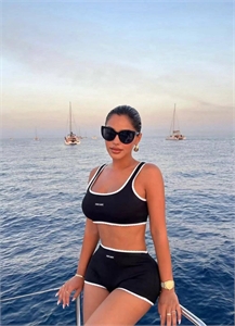 {{productViewItem.photos[photoViewList.activeNavIndex].Alt || productViewItem.photos[photoViewList.activeNavIndex].Description || 'Купальник MIU MIU'}}