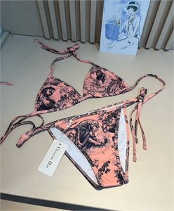 {{productViewItem.photos[photoViewList.activeNavIndex].Alt || productViewItem.photos[photoViewList.activeNavIndex].Description || 'Купальник DIOR'}}