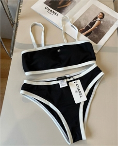 {{productViewItem.photos[photoViewList.activeNavIndex].Alt || productViewItem.photos[photoViewList.activeNavIndex].Description || 'Купальник CHANEL'}}