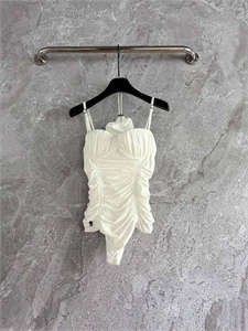 {{productViewItem.photos[photoViewList.activeNavIndex].Alt || productViewItem.photos[photoViewList.activeNavIndex].Description || 'Купальник DIOR'}}
