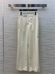{{productViewItem.photos[photoViewList.activeNavIndex].Alt || productViewItem.photos[photoViewList.activeNavIndex].Description || 'Брюки Schiaparelli'}}