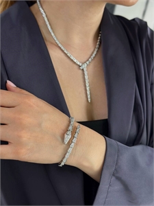 {{productViewItem.photos[photoViewList.activeNavIndex].Alt || productViewItem.photos[photoViewList.activeNavIndex].Description || 'Колье BVLGARI Серебро 925 п'}}