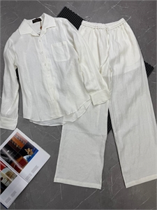 {{productViewItem.photos[photoViewList.activeNavIndex].Alt || productViewItem.photos[photoViewList.activeNavIndex].Description || 'Костюм LORO PIANA'}}