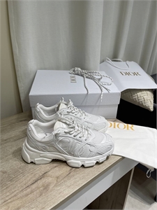 {{productViewItem.photos[photoViewList.activeNavIndex].Alt || productViewItem.photos[photoViewList.activeNavIndex].Description || 'Кроссовки DIOR'}}