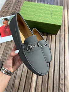 {{productViewItem.photos[photoViewList.activeNavIndex].Alt || productViewItem.photos[photoViewList.activeNavIndex].Description || 'Мокасины GUCCI'}}
