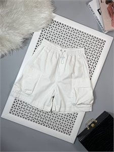 {{productViewItem.photos[photoViewList.activeNavIndex].Alt || productViewItem.photos[photoViewList.activeNavIndex].Description || 'Шорты GUCCI'}}