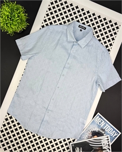 {{productViewItem.photos[photoViewList.activeNavIndex].Alt || productViewItem.photos[photoViewList.activeNavIndex].Description || 'Рубашка  ZEGNA'}}