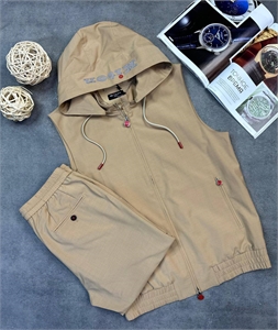 {{productViewItem.photos[photoViewList.activeNavIndex].Alt || productViewItem.photos[photoViewList.activeNavIndex].Description || 'Прогулочный костюм KITON'}}