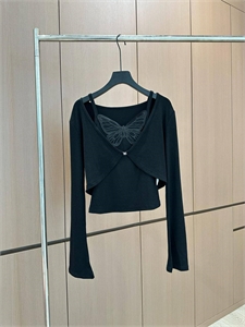 {{productViewItem.photos[photoViewList.activeNavIndex].Alt || productViewItem.photos[photoViewList.activeNavIndex].Description || 'Комплект CHANEL'}}