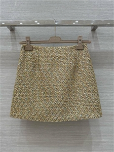 {{productViewItem.photos[photoViewList.activeNavIndex].Alt || productViewItem.photos[photoViewList.activeNavIndex].Description || 'Юбка CHANEL'}}