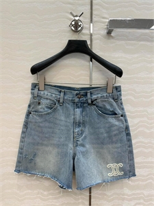 {{productViewItem.photos[photoViewList.activeNavIndex].Alt || productViewItem.photos[photoViewList.activeNavIndex].Description || 'Шорты CELINE'}}