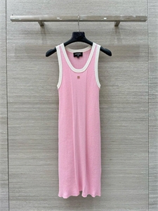 {{productViewItem.photos[photoViewList.activeNavIndex].Alt || productViewItem.photos[photoViewList.activeNavIndex].Description || 'Платье CHANEL'}}